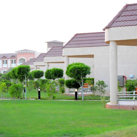 Radisson Blu Resort, Al Khobar Half Moon Bay Exterior foto Residential villas in Al-Ghazal