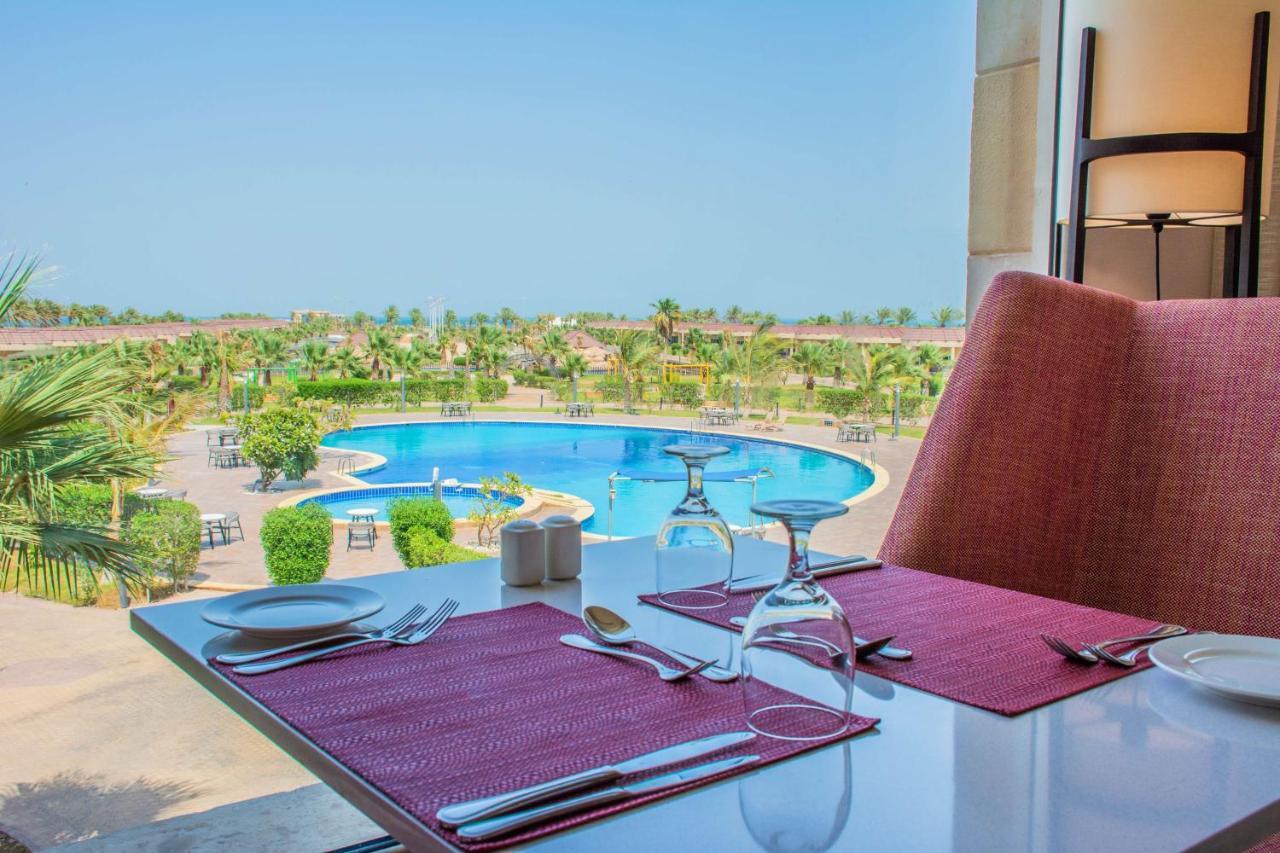 Radisson Blu Resort, Al Khobar Half Moon Bay Exterior foto View from the hotel