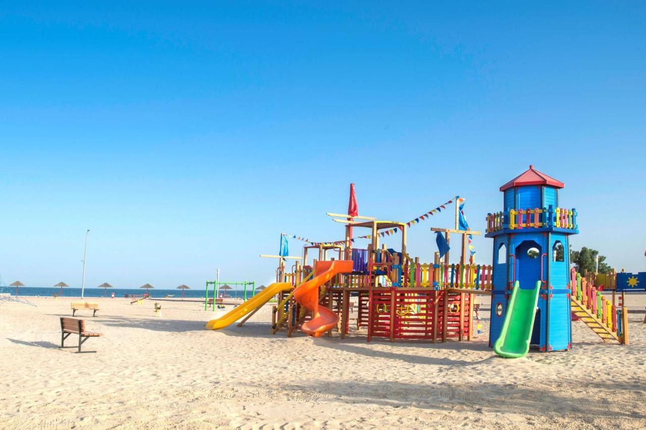 Radisson Blu Resort, Al Khobar Half Moon Bay Exterior foto Playground on the beach